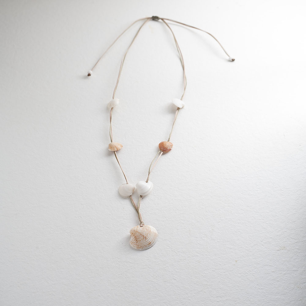 clam shell necklace