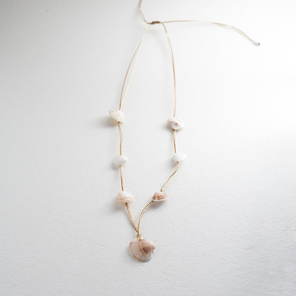 clam shell necklace