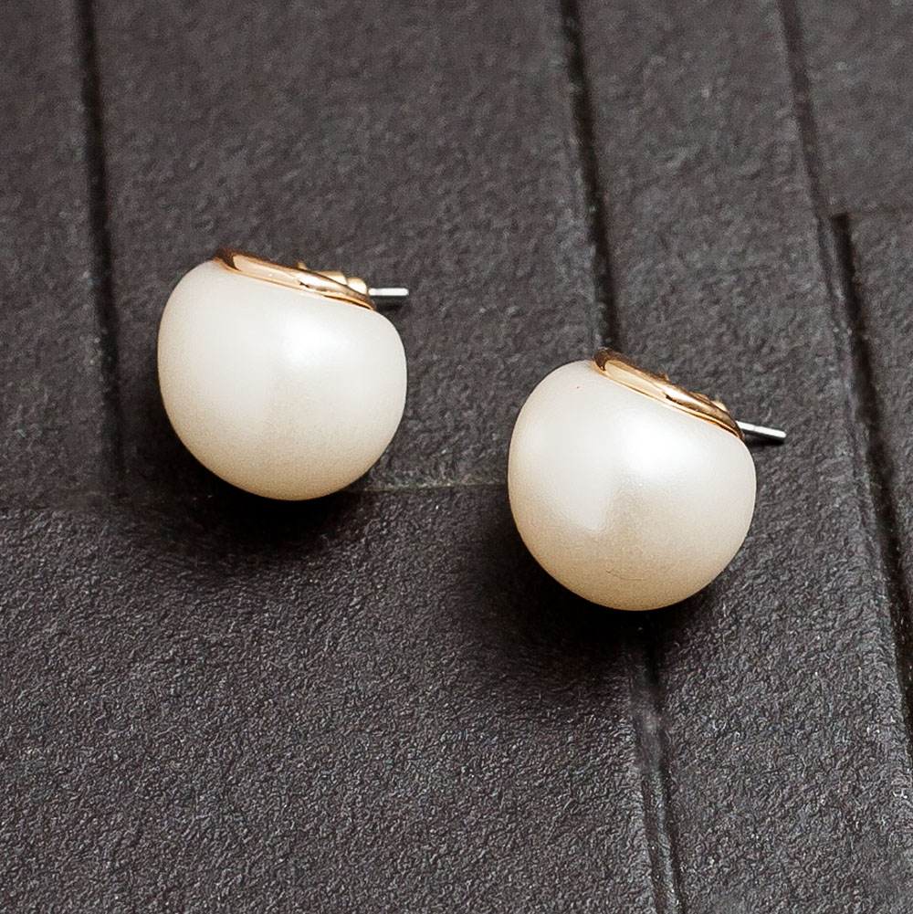 pearl-drop-earrings