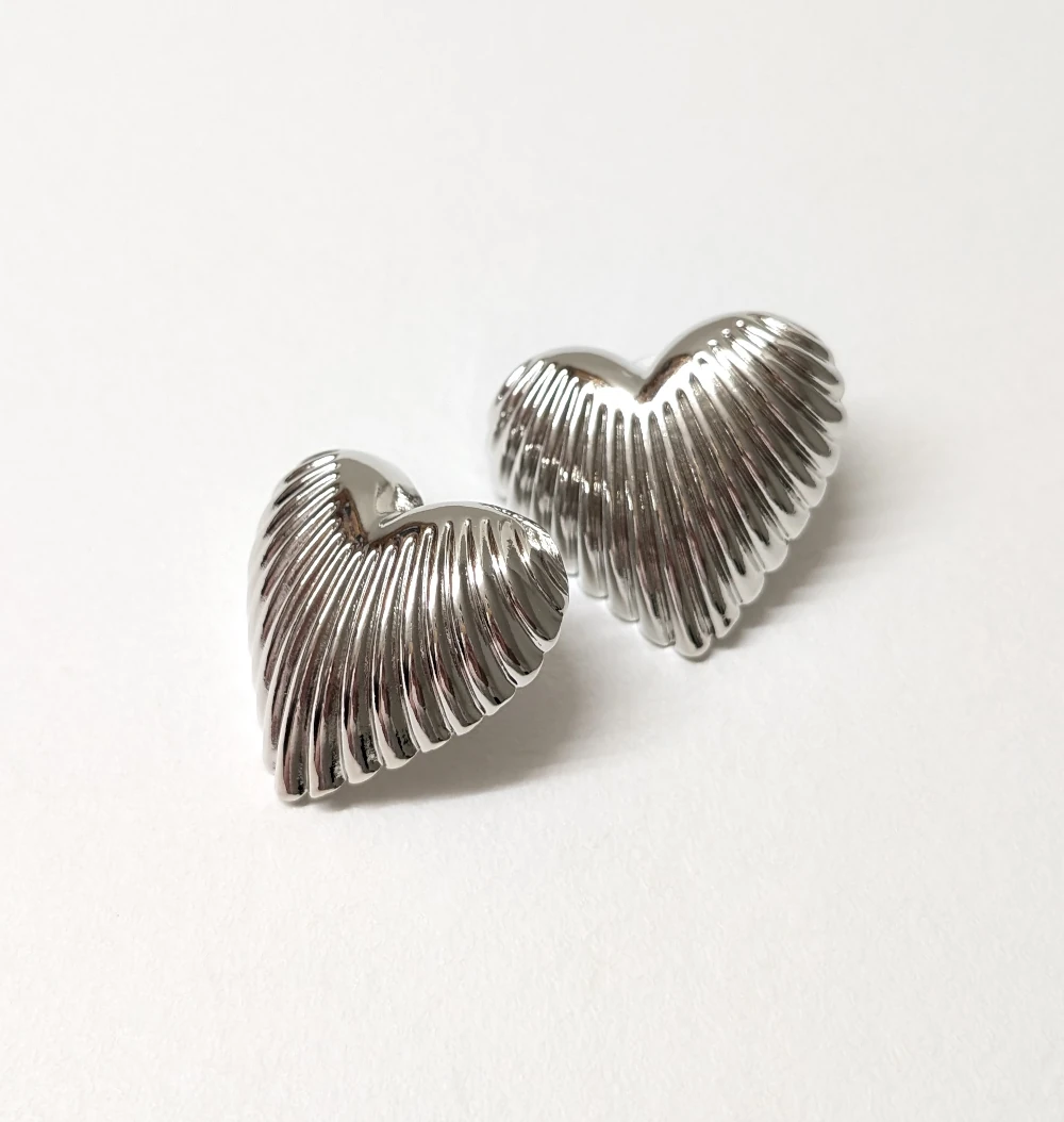 Groovy Silver Hearts Earrings