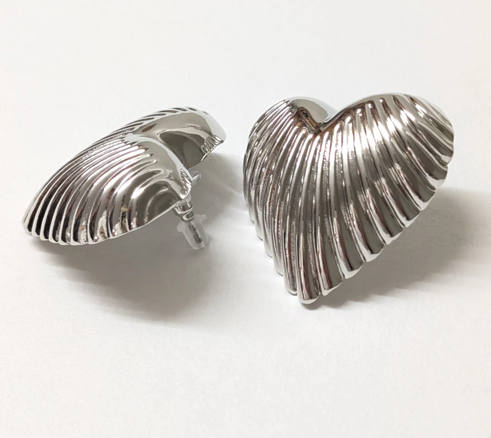 Groovy Silver Hearts Earrings